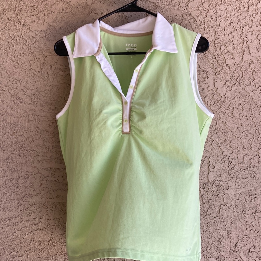 Izod women’s green size large sleeveless collared shirt with buttons